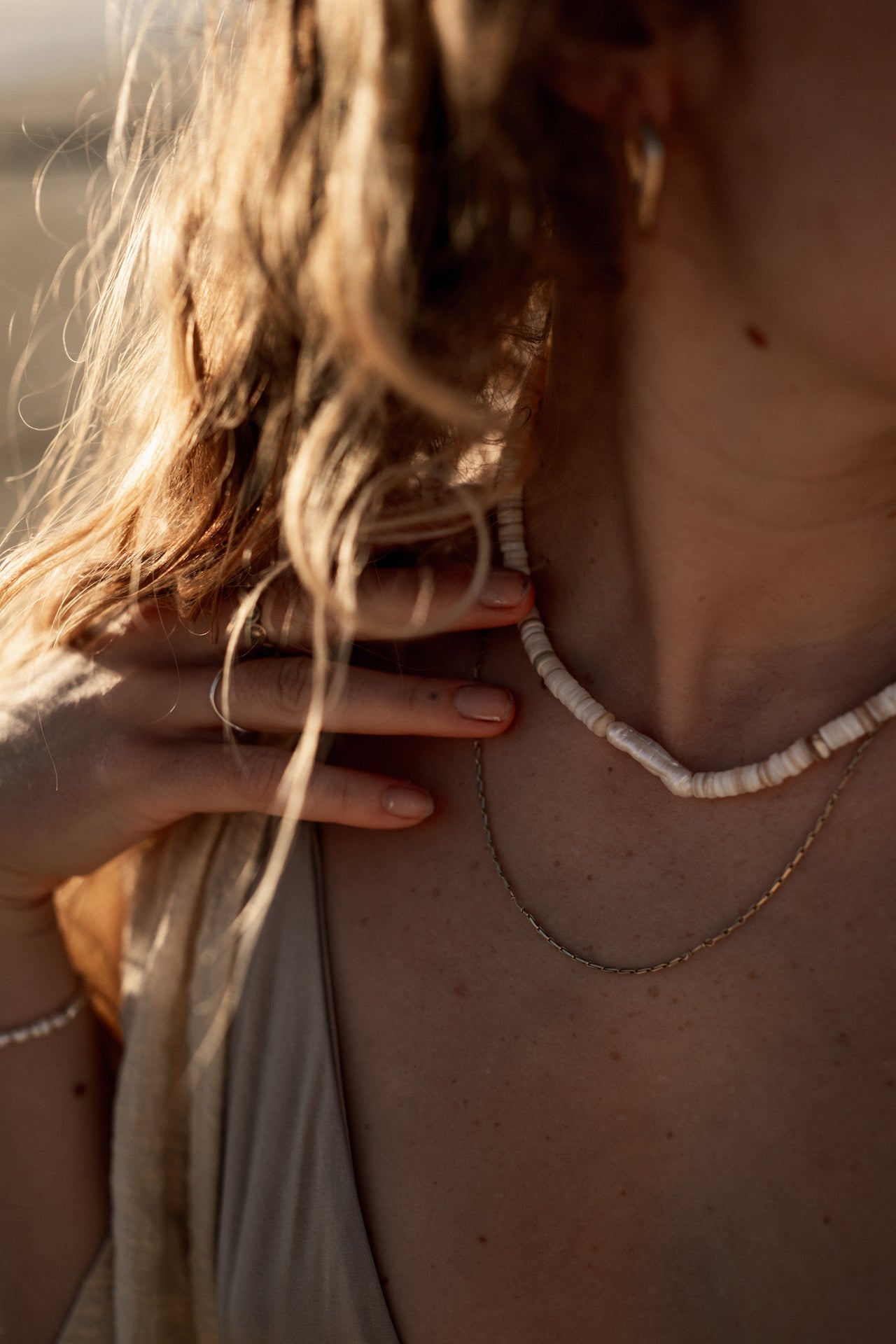 Perlenkette/Choker mit Perlmutt Perlen SURFIN - MoonGypsea