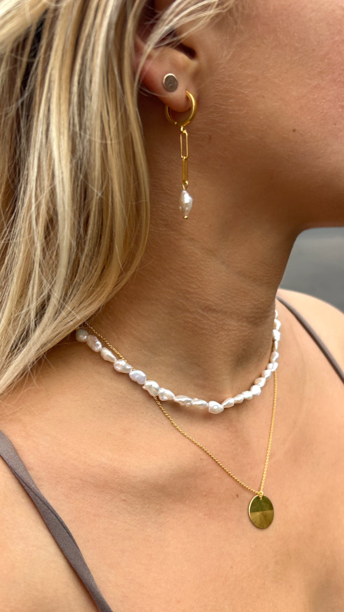 Ohrringe Creolen KESHI DREAM Tragefoto