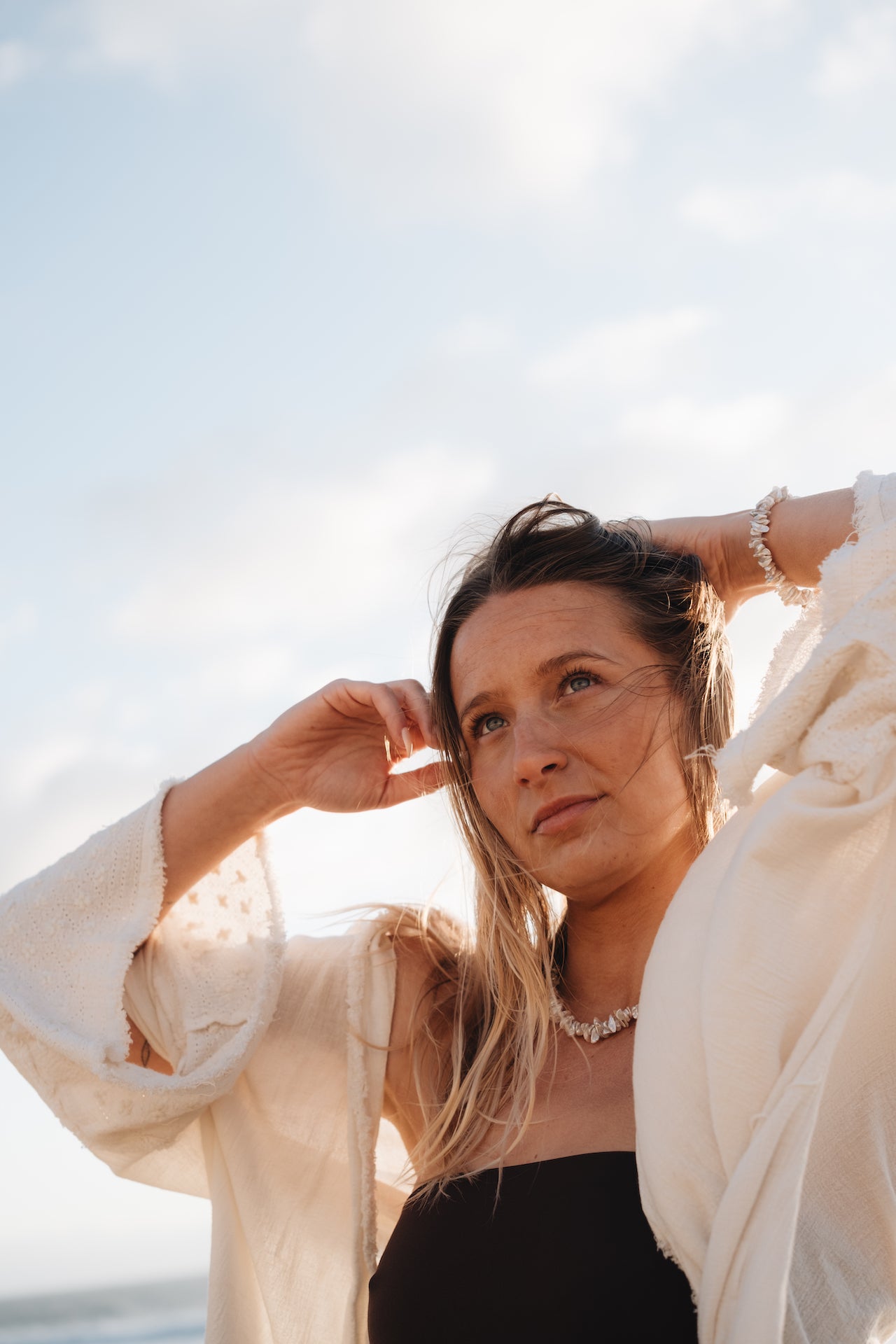 Perlenarmband HAWAIIAN DREAM Tragefoto an weiblichen Model