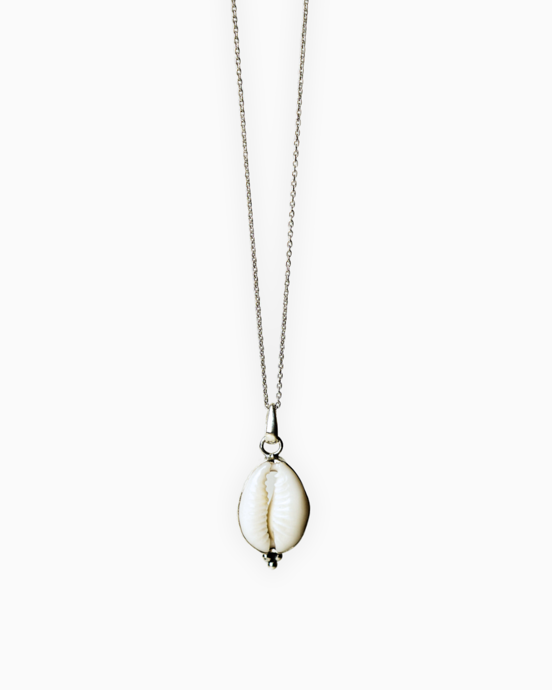 Kette mit Kaurimuschel-Anhänger SHELL SEEKER - MoonGypsea